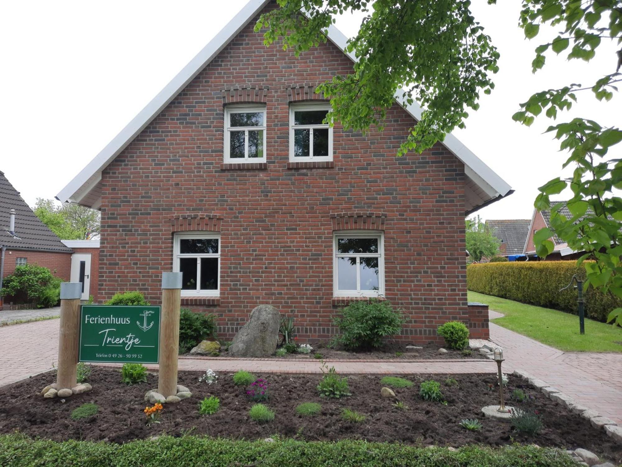 Tolles Ferienhaus In Pilsum - Ferienhaus Trientje - Mit Garten Und Ueberdachter Terrasse Luaran gambar